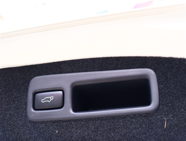 トヨタ ハリアー　ハイブリッド ２．５ ハイブリッド Ｅ－ＦＯＵＲ プレミアム ４ＷＤ H26年 (関東) 99