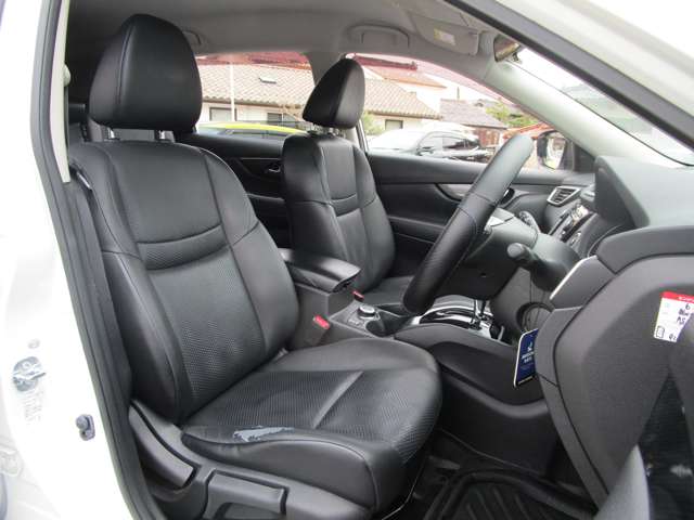 日産 エクストレイル ２．０ ２０ＸＴ ブラック エクストリーマーＸ エマージェンシーブレーキパッケージ ３列車 ４ＷＤ H28年 (中国) 99