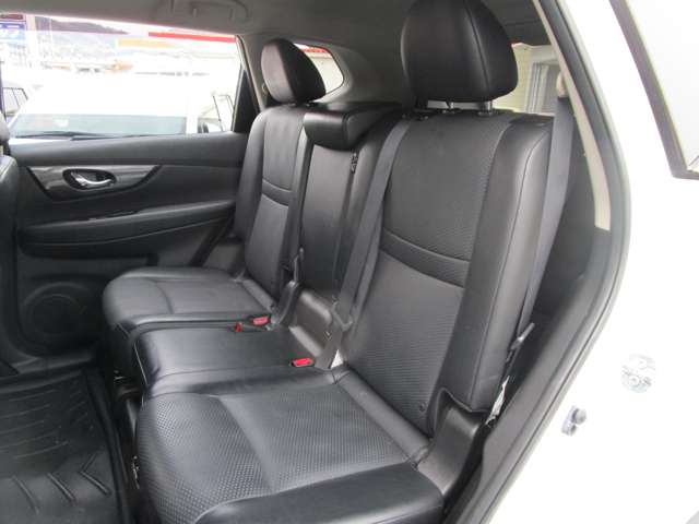 日産 エクストレイル ２．０ ２０ＸＴ ブラック エクストリーマーＸ エマージェンシーブレーキパッケージ ３列車 ４ＷＤ H28年 (中国) 99