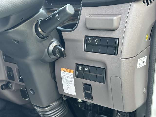 三菱フソウ キャンター ３．０ 全低床 ディーゼルターボ R6年 (東海) 99