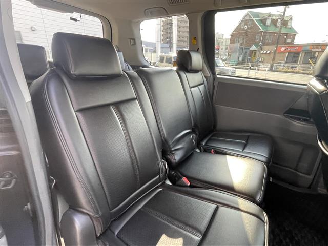 トヨタ ヴォクシー ２．０ Ｘ Ｌエディション H22年 (東海) 99