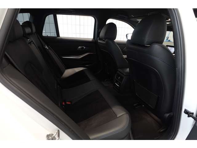 ＢＭＷ ３シリーズ ３２０Ｉ Ｍスポーツ R2年 (近畿) 99