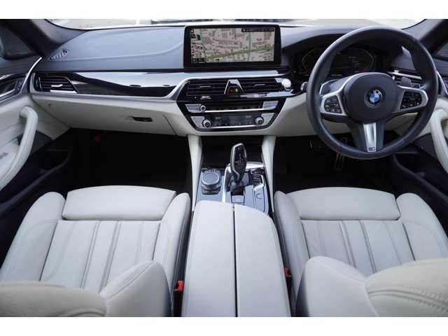 ＢＭＷ ５シリーズ ５２３Ｄ Ｘドライブ Ｍスポーツ エディション ジョイプラス ディーゼルターボ ４ＷＤ R3年 (近畿) 99