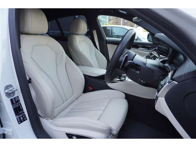 ＢＭＷ ５シリーズ ５２３Ｄ Ｘドライブ Ｍスポーツ エディション ジョイプラス ディーゼルターボ ４ＷＤ R3年 (近畿) 99