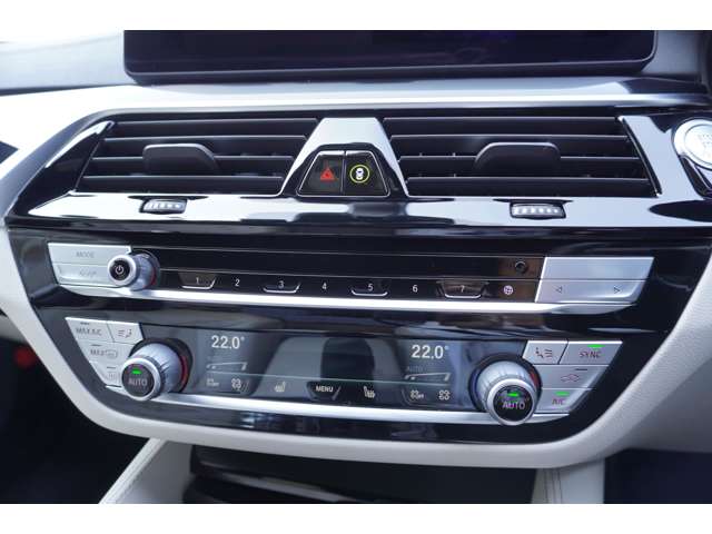 ＢＭＷ ５シリーズ ５２３Ｄ Ｘドライブ Ｍスポーツ エディション ジョイプラス ディーゼルターボ ４ＷＤ R3年 (近畿) 99