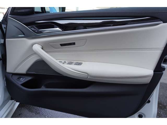 ＢＭＷ ５シリーズ ５２３Ｄ Ｘドライブ Ｍスポーツ エディション ジョイプラス ディーゼルターボ ４ＷＤ R3年 (近畿) 99