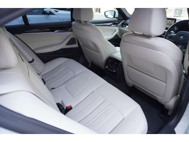 ＢＭＷ ５シリーズ ５２３Ｄ Ｘドライブ Ｍスポーツ エディション ジョイプラス ディーゼルターボ ４ＷＤ R3年 (近畿) 99