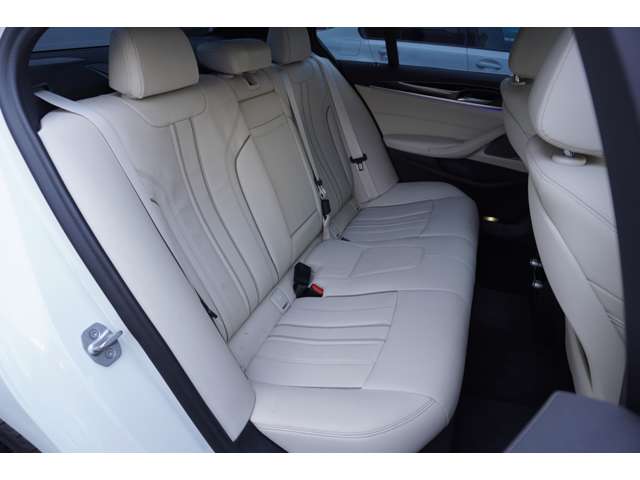 ＢＭＷ ５シリーズ ５２３Ｄ Ｘドライブ Ｍスポーツ エディション ジョイプラス ディーゼルターボ ４ＷＤ R3年 (近畿) 99