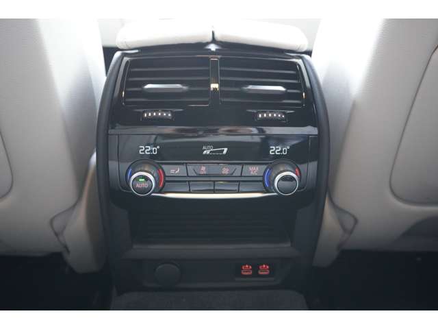 ＢＭＷ ５シリーズ ５２３Ｄ Ｘドライブ Ｍスポーツ エディション ジョイプラス ディーゼルターボ ４ＷＤ R3年 (近畿) 99