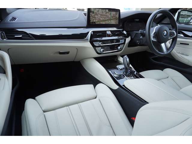 ＢＭＷ ５シリーズ ５２３Ｄ Ｘドライブ Ｍスポーツ エディション ジョイプラス ディーゼルターボ ４ＷＤ R3年 (近畿) 99