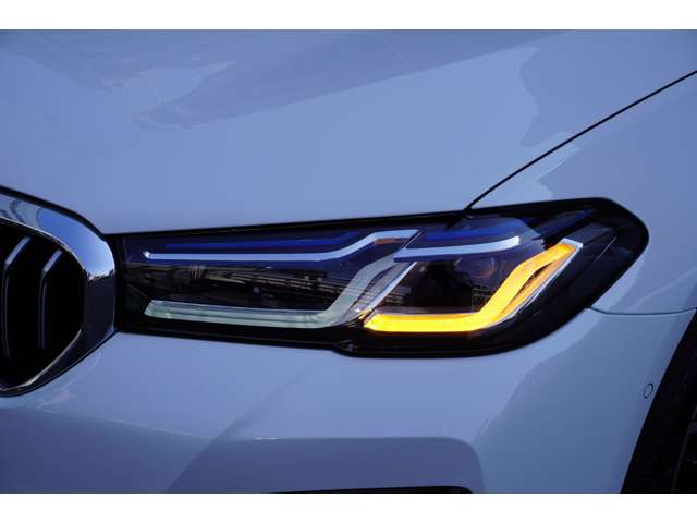 ＢＭＷ ５シリーズ ５２３Ｄ Ｘドライブ Ｍスポーツ エディション ジョイプラス ディーゼルターボ ４ＷＤ R3年 (近畿) 99