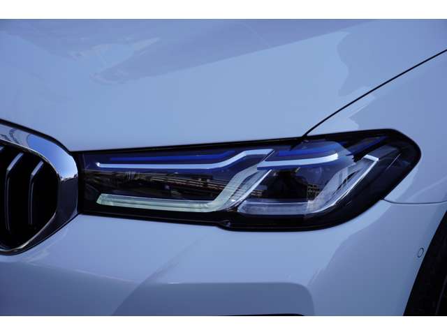 ＢＭＷ ５シリーズ ５２３Ｄ Ｘドライブ Ｍスポーツ エディション ジョイプラス ディーゼルターボ ４ＷＤ R3年 (近畿) 99