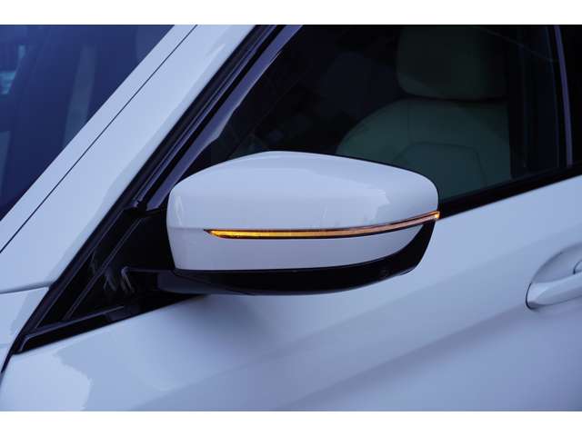 ＢＭＷ ５シリーズ ５２３Ｄ Ｘドライブ Ｍスポーツ エディション ジョイプラス ディーゼルターボ ４ＷＤ R3年 (近畿) 99