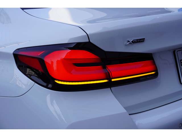 ＢＭＷ ５シリーズ ５２３Ｄ Ｘドライブ Ｍスポーツ エディション ジョイプラス ディーゼルターボ ４ＷＤ R3年 (近畿) 99