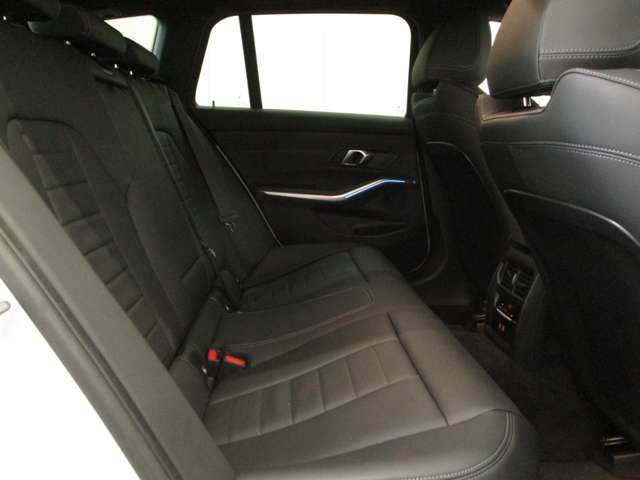 ＢＭＷ ３シリーズ ３２０Ｉ Ｍスポーツ R6年 (近畿) 99