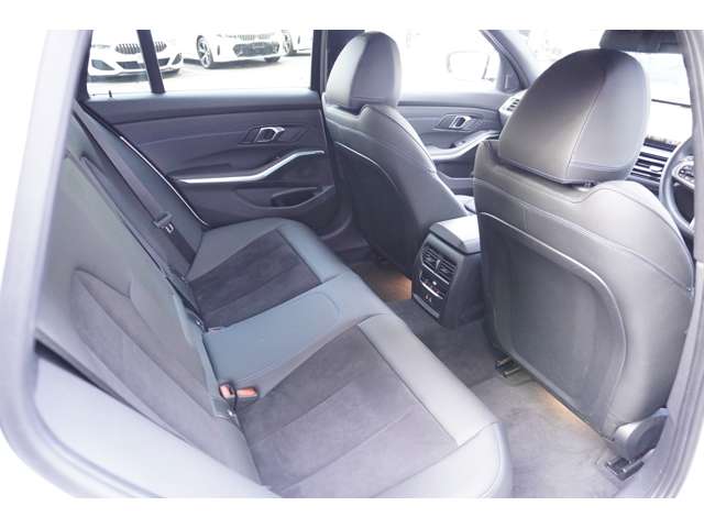 ＢＭＷ ３シリーズ ３１８Ｉ Ｍスポーツ エディション シャドウ R6年 (近畿) 99