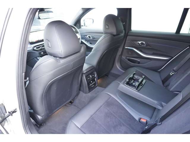 ＢＭＷ ３シリーズ ３１８Ｉ Ｍスポーツ エディション シャドウ R6年 (近畿) 99