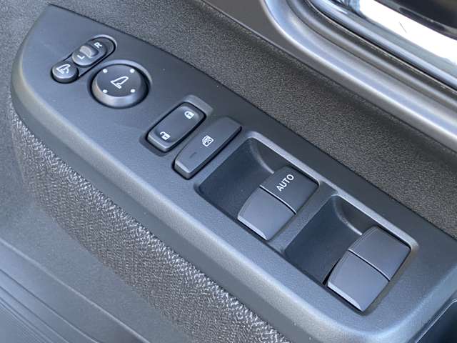 ホンダ Ｎ　ＢＯＸ カスタム ６６０ R5年 (九州・沖縄) 99