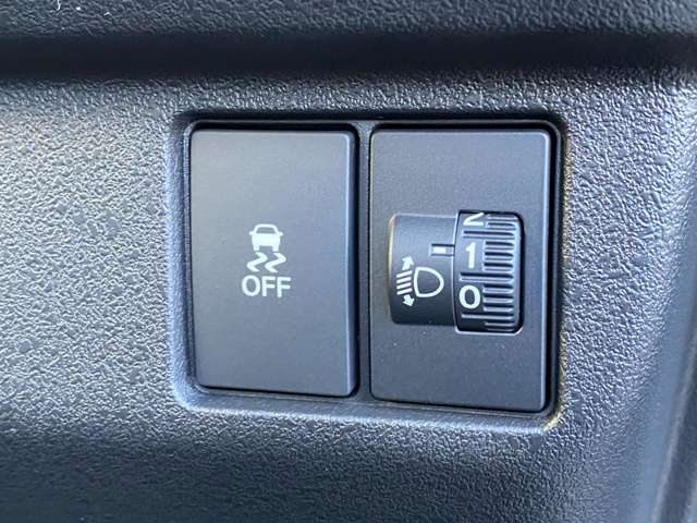 ホンダ Ｎ　ＢＯＸ カスタム ６６０ R5年 (九州・沖縄) 99