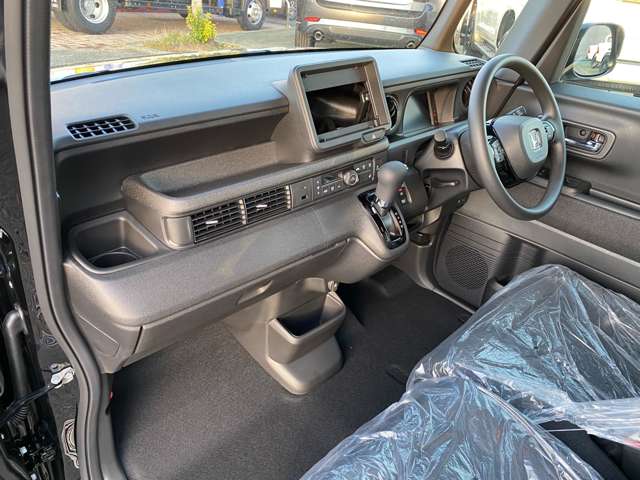 ホンダ Ｎ　ＢＯＸ カスタム ６６０ R5年 (九州・沖縄) 99