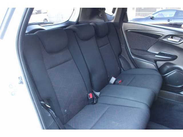 ホンダ フィット　ハイブリッド １．５ ハイブリッド Ｓパッケージ H27年 (関東) 99