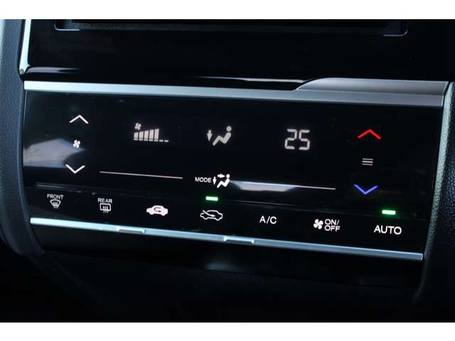 ホンダ フィット　ハイブリッド １．５ ハイブリッド Ｓパッケージ H27年 (関東) 99