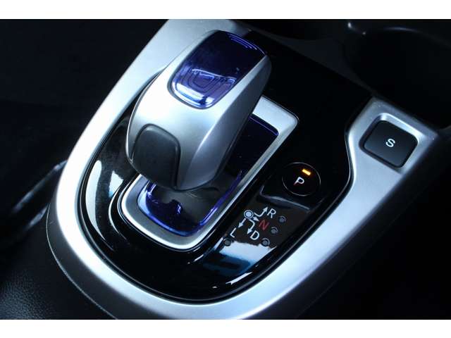 ホンダ フィット　ハイブリッド １．５ ハイブリッド Ｓパッケージ H27年 (関東) 99