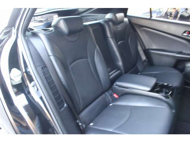 トヨタ プリウスＰＨＶ １．８ Ａ レザーパッケージ H30年 (関東) 99