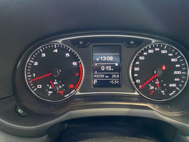 アウディ Ａ１　スポーツバック １．４　ＴＦＳＩ H26年 (九州・沖縄) 99