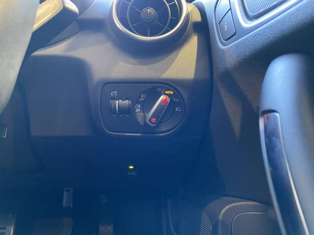 アウディ Ａ１　スポーツバック １．４　ＴＦＳＩ H26年 (九州・沖縄) 99