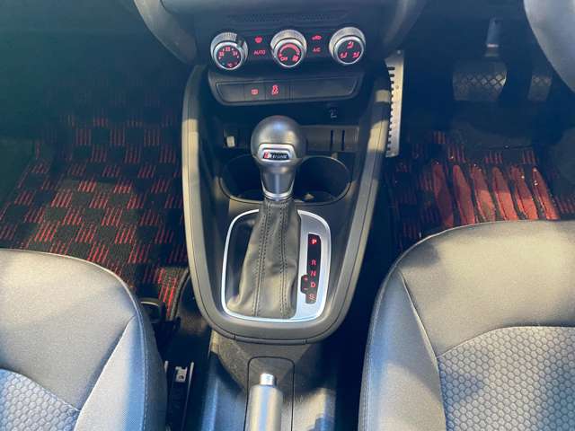 アウディ Ａ１　スポーツバック １．４　ＴＦＳＩ H26年 (九州・沖縄) 99