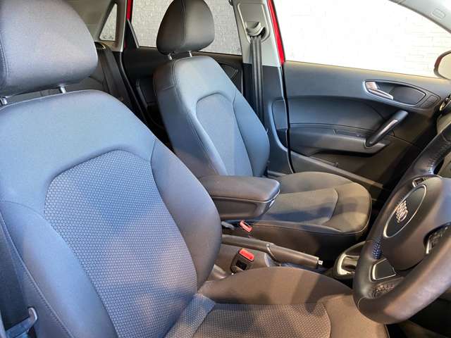 アウディ Ａ１　スポーツバック １．４　ＴＦＳＩ H26年 (九州・沖縄) 99