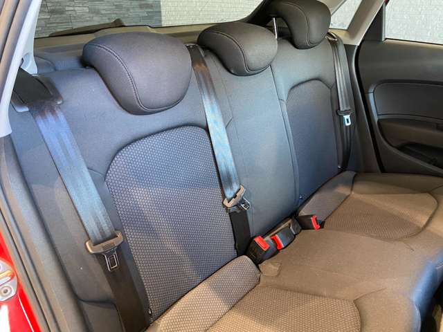 アウディ Ａ１　スポーツバック １．４　ＴＦＳＩ H26年 (九州・沖縄) 99