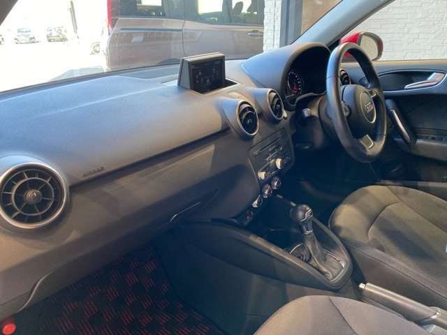 アウディ Ａ１　スポーツバック １．４　ＴＦＳＩ H26年 (九州・沖縄) 99