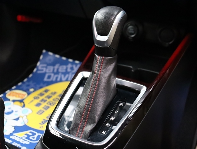 スズキ スイフト スポーツ １．４ H30年 (関東) 99