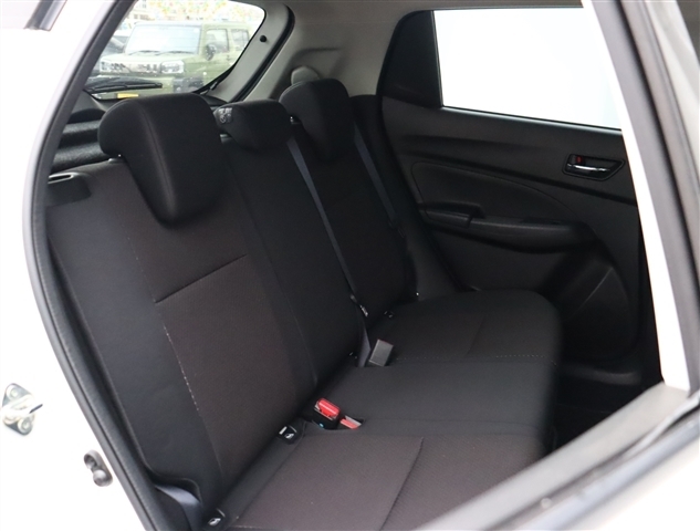 スズキ スイフト スポーツ １．４ H30年 (関東) 99