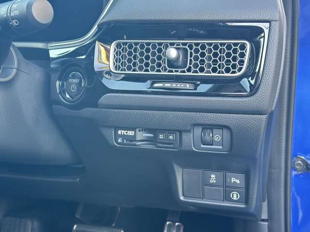 ホンダ シビック　ハイブリッド ２．０ Ｅ：ＨＥＶ R4年 (東海) 99