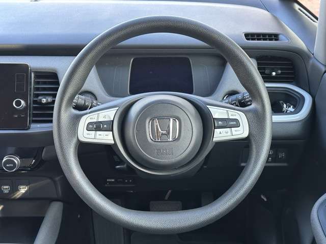 ホンダ フィット　ハイブリッド １．５ Ｅ：ＨＥＶ クロスター R4年 (東海) 99