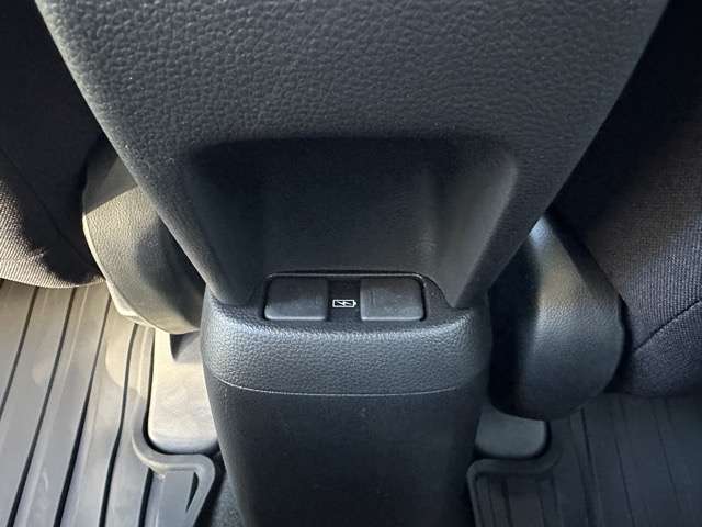 ホンダ フィット　ハイブリッド １．５ Ｅ：ＨＥＶ クロスター R4年 (東海) 99