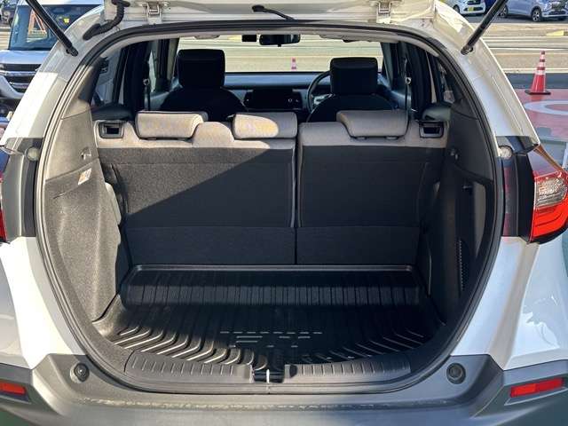 ホンダ フィット　ハイブリッド １．５ Ｅ：ＨＥＶ クロスター R4年 (東海) 99