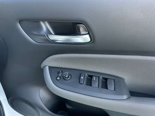 ホンダ フィット　ハイブリッド １．５ Ｅ：ＨＥＶ クロスター R4年 (東海) 99