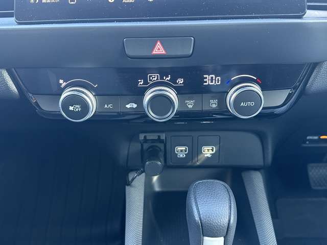 ホンダ フィット　ハイブリッド １．５ Ｅ：ＨＥＶ クロスター R4年 (東海) 99