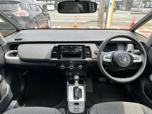 ホンダ フィット １．３ ホーム R4年 (東海) 99