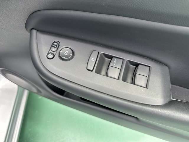 ホンダ フィット １．３ ホーム R4年 (東海) 99