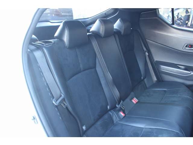 トヨタ Ｃ−ＨＲ １．２ Ｓ－Ｔ ＧＲ スポーツ R2年 (関東) 99