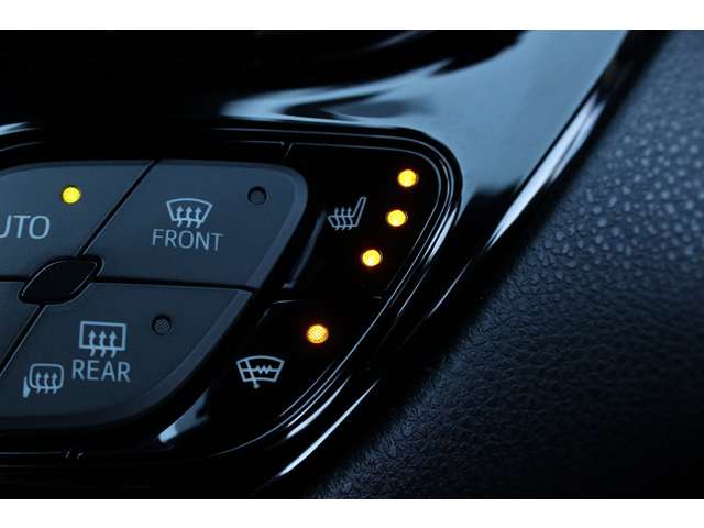 トヨタ Ｃ−ＨＲ １．２ Ｓ－Ｔ ＧＲ スポーツ R2年 (関東) 99