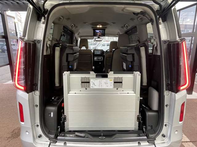 日産 セレナ ２．０ ＸＶ チェアキャブ スロープタイプ 車イス２名仕様 R5年 (東北) 99