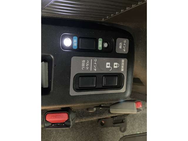 日産 セレナ ２．０ ＸＶ チェアキャブ スロープタイプ 車イス２名仕様 R5年 (東北) 99