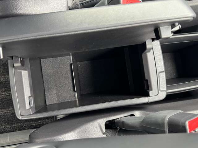 トヨタ ヴォクシー ２．０ Ｓ－Ｚ R4年 (九州・沖縄) 99