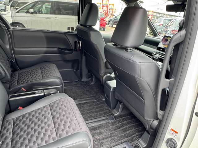 トヨタ ヴォクシー ２．０ Ｓ－Ｚ R4年 (九州・沖縄) 99